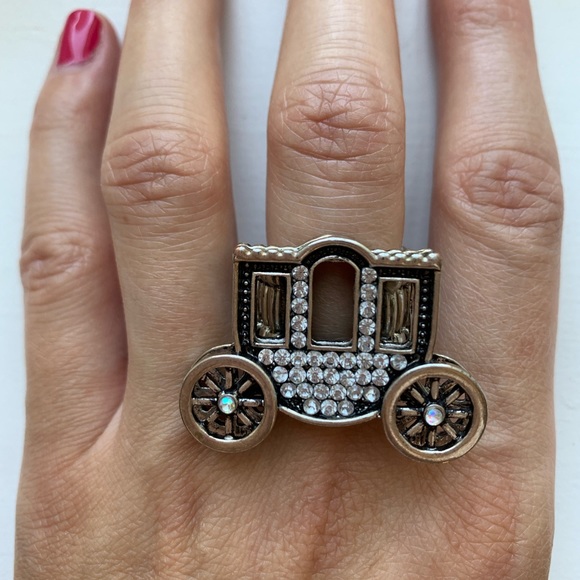 Vintage chunky silver stagecoach ring - Picture 2 of 7